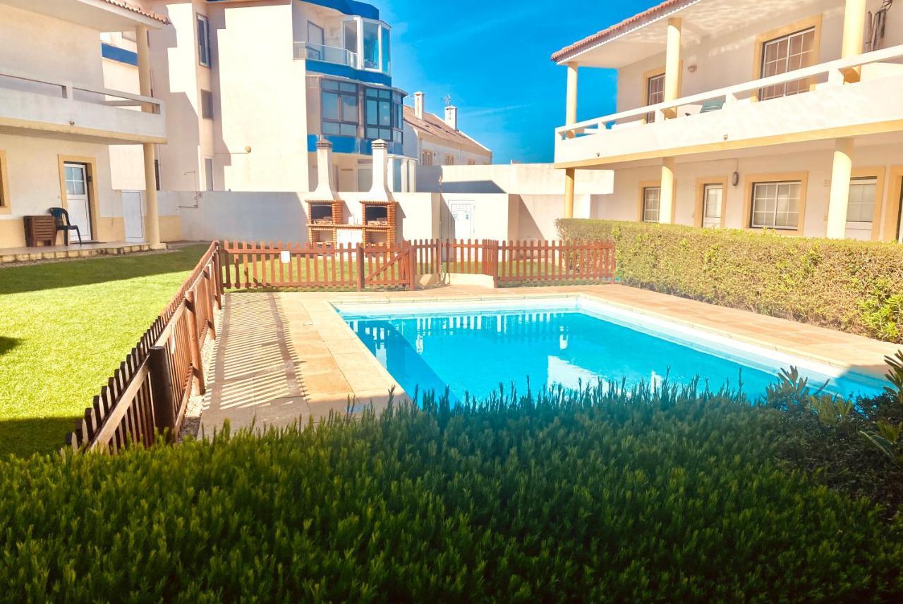 Casa Pedro - Baleal Beach, Balcony, Pool Bagian luar foto