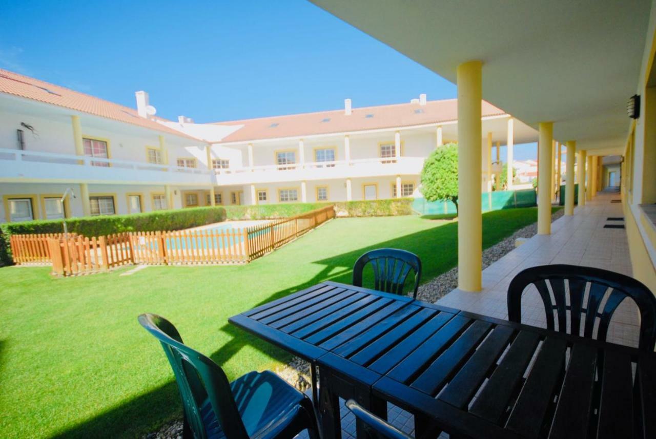 Casa Pedro - Baleal Beach, Balcony, Pool Bagian luar foto